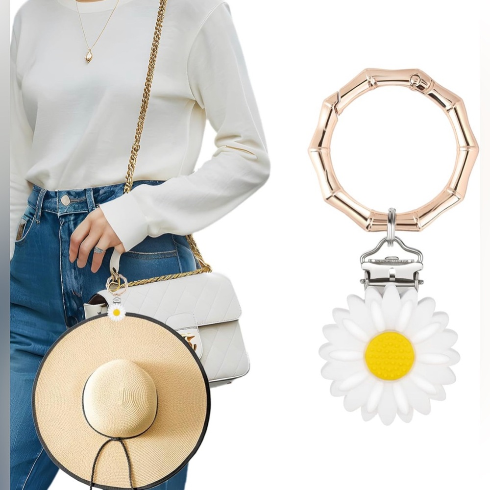 NEW DAISY HAT CLIP/KEYCHAIN/BAG CHARM WITH GOLD KEY HOOK